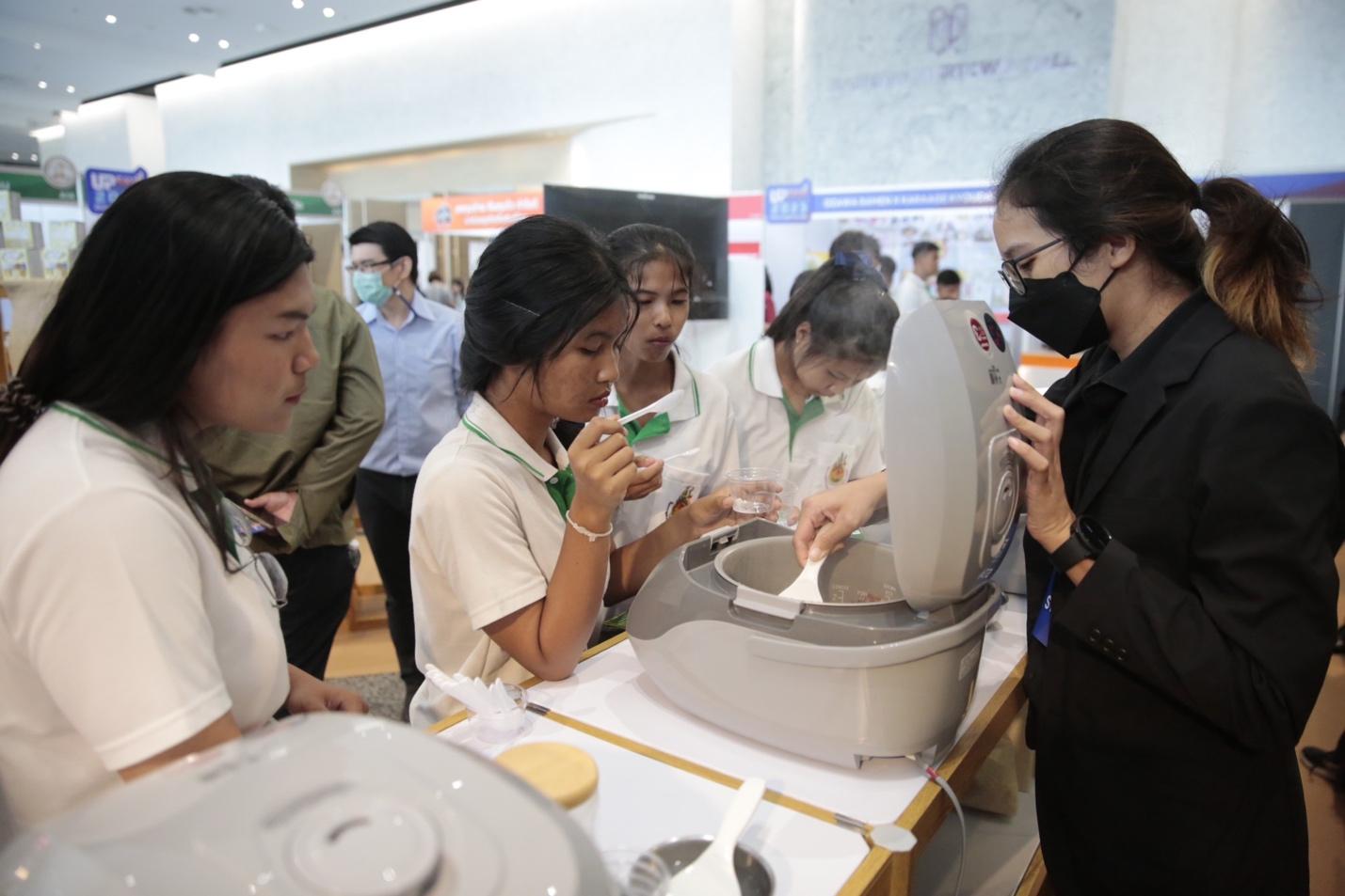 สุดอลัง! “จักรวาลข้าวไทย” โชว์ข้าว GI หายาก 21 พันธุ์   ชิม-ช้อป สินค้าข้าวเต็มอิ่ม! จัดถึง 9 ก.ย.นี้ ที่สามย่านมิตรทาวน์