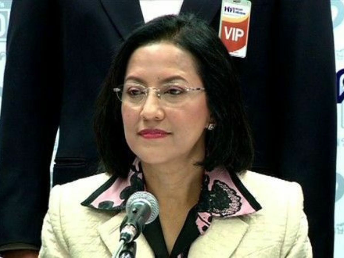 นลินี ทวีสิน