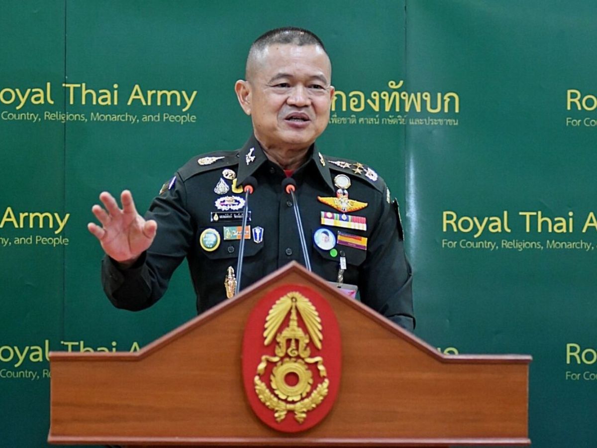 โอน ผบ.ทบ.ไปหน่วยบัญชาการถวายความปลอดภัยรักษาพระองค์