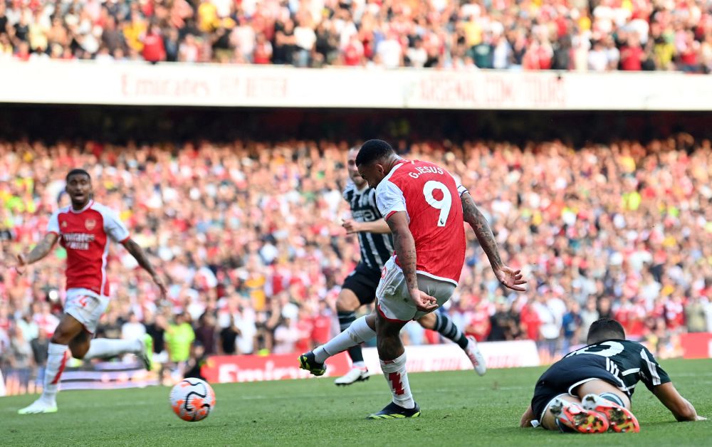 อาร์เซนอล เปิดบ้านชนะ แมนฯ ยู สุดมันส์ 3-1 รัวสองประตูท้ายเกม