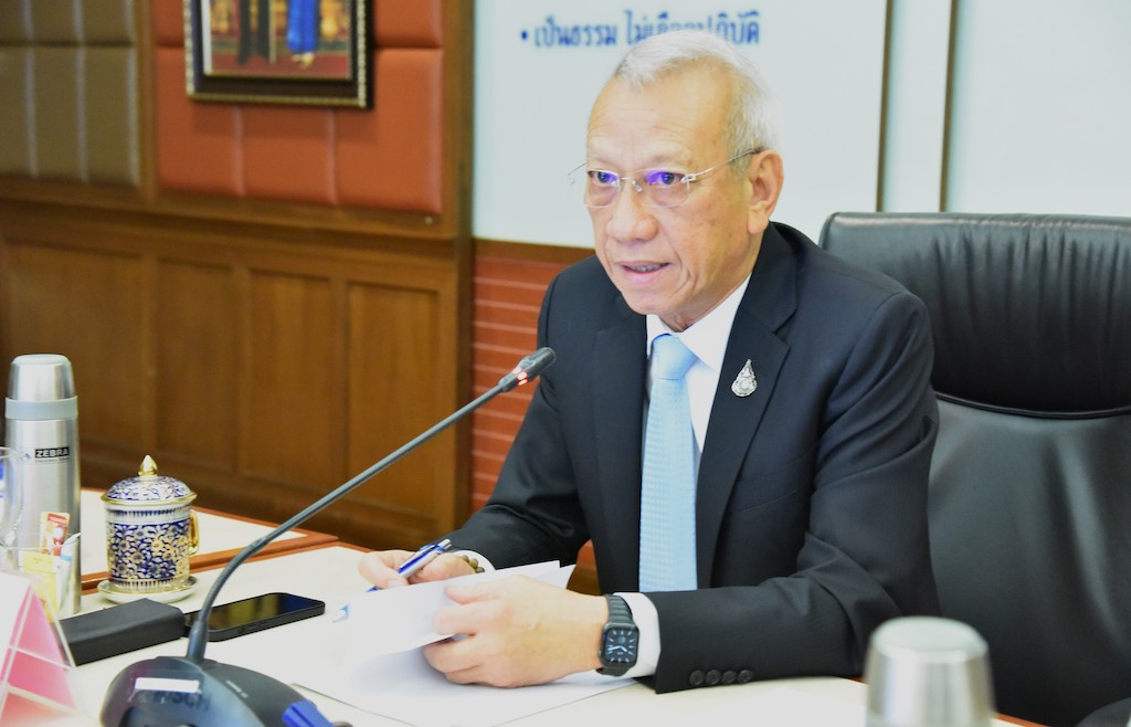 รมว.พิพัฒน์ พบตัวแทนลูกจ้าง เช็กข้อเรียกร้อง-ค่าแรงขึ้นเมื่อไหร่ ?