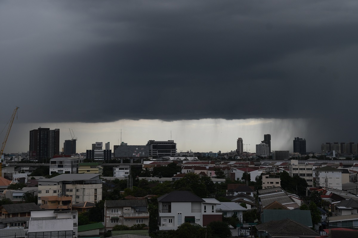 กรมอุตุฯเตือน 24 ชม.ข้างหน้า ฝนยังตกหนักหลาย จว. 80% ของพื้นที่