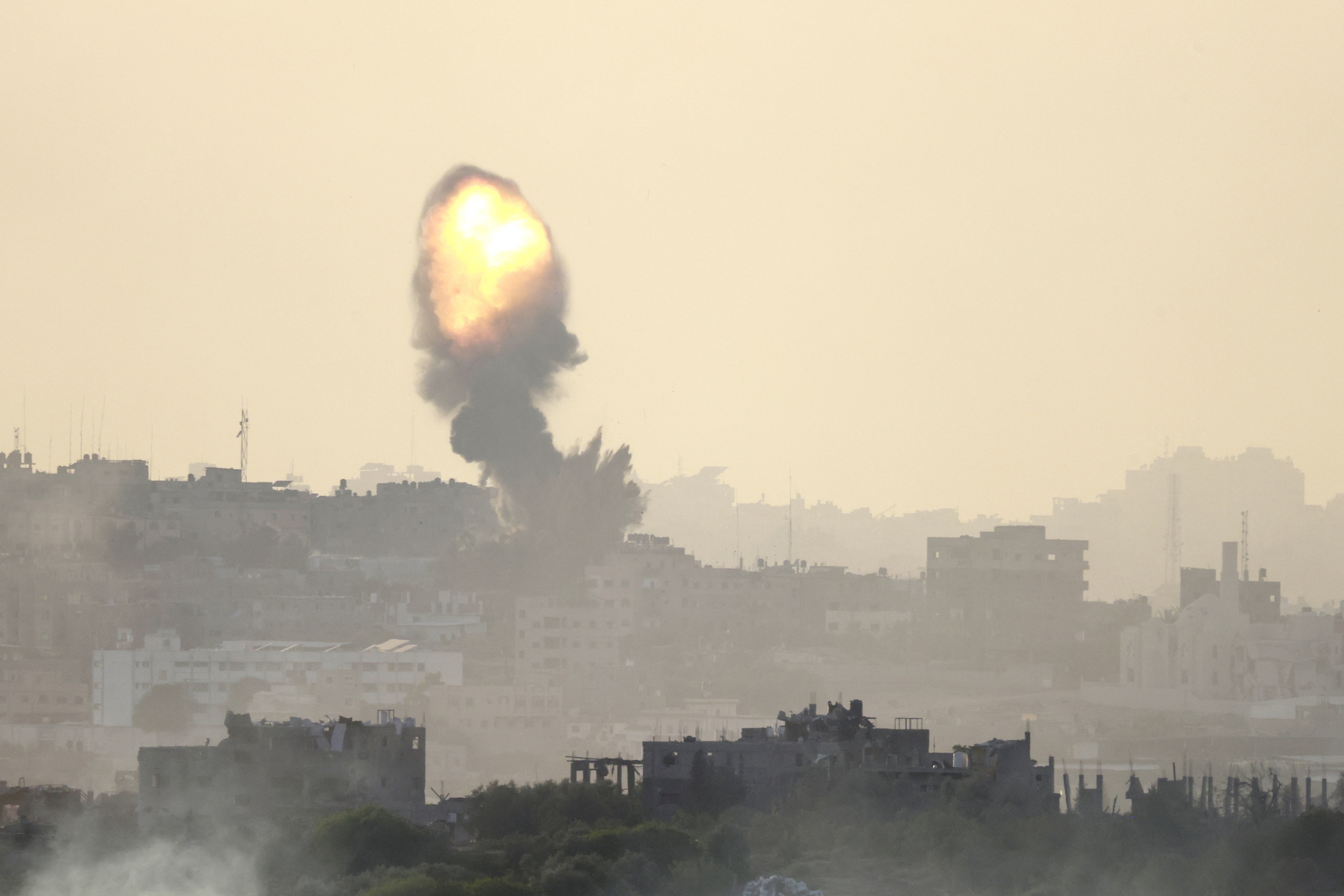 ภาพอิสราเอลโจมตีทางตอนเหนือของฉนวนกาซา วันที่ 30 ตุลาคม 2023