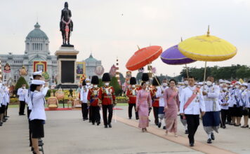 ในหลวง พระราชินี ทรงวางพวงมาลา เนื่องในวันปิยมหาราช 2566