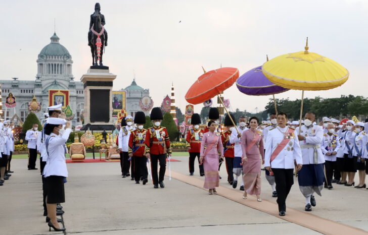 ในหลวง พระราชินี ทรงวางพวงมาลา เนื่องในวันปิยมหาราช 2566