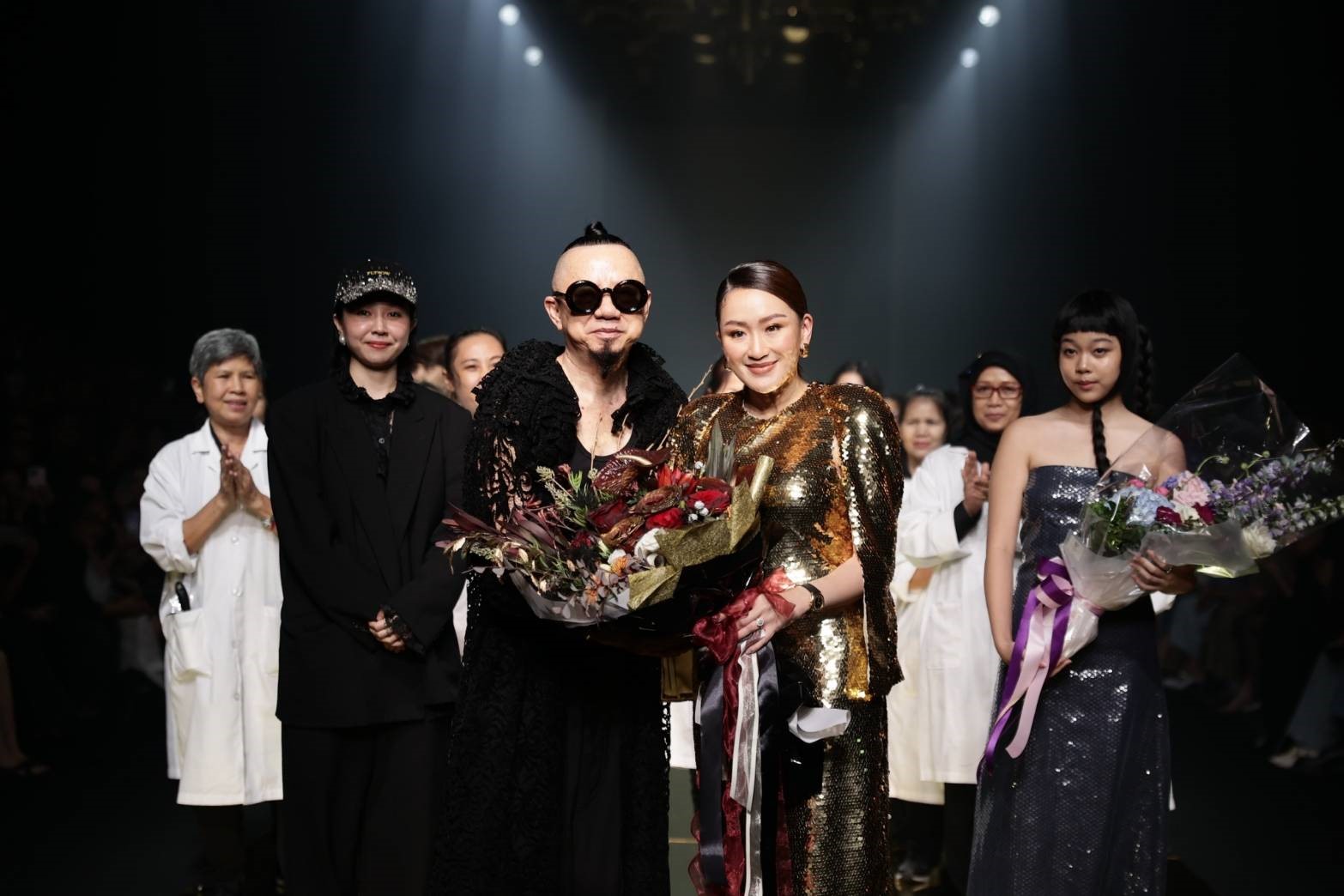 ฉลองความสำเร็จ Siam Paragon Bangkok International Fashion Week 2023