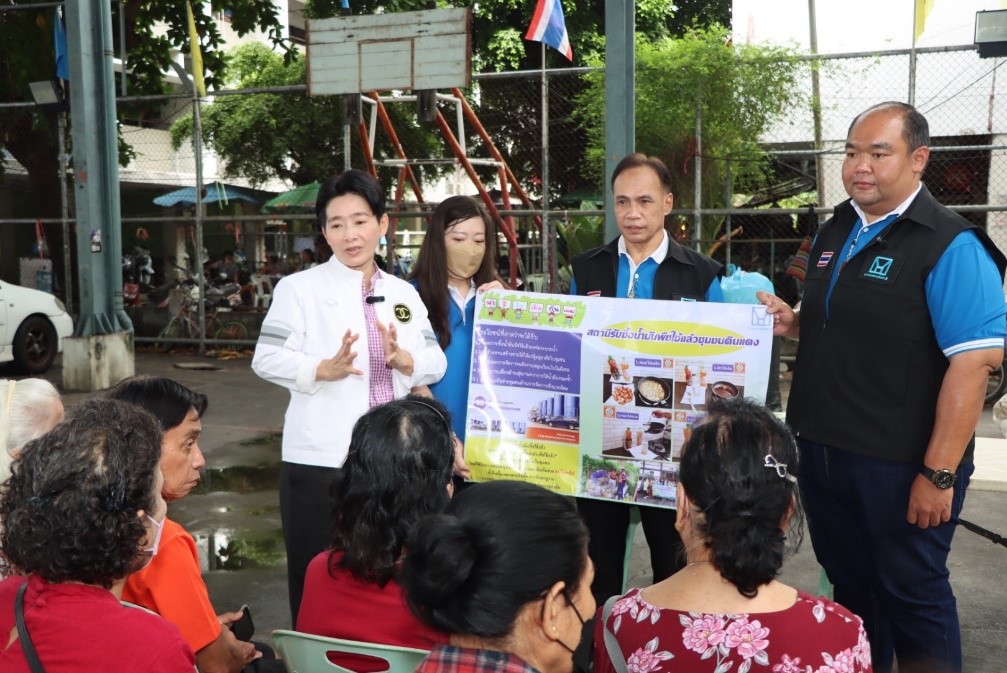 ชุมชนดินแดงต่อยอดธนาคารสัจจะรีไซเคิล สู่ธนาคารน้ำมันพืชใช้แล้ว