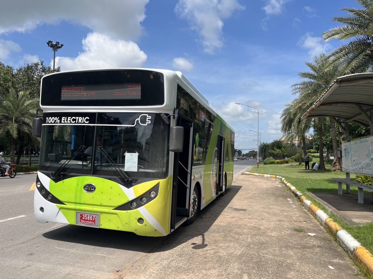 เรเว่ คอมเมอร์เชียลฯ ส่งมอบรถบัสอีวี BYD ให้มหาวิทยาลัยมหาสารคาม