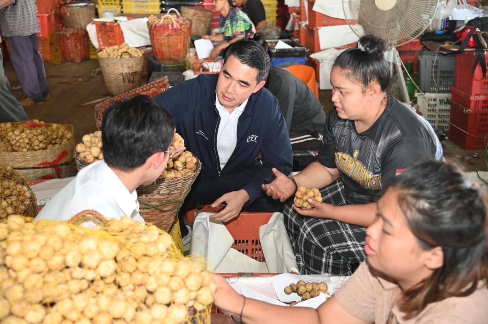 พาณิชย์ ช่วยผู้ปลูกลองกอง จับมือ จ.อุตรดิตถ์ ประสานเอกชนเข้าซื้อ 6,000 ตัน