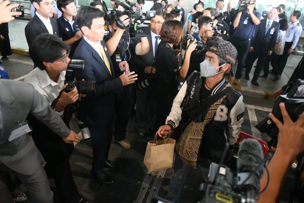 แรงงานไทยในอิสราเอลชุดแรกเดินทางถึงไทย