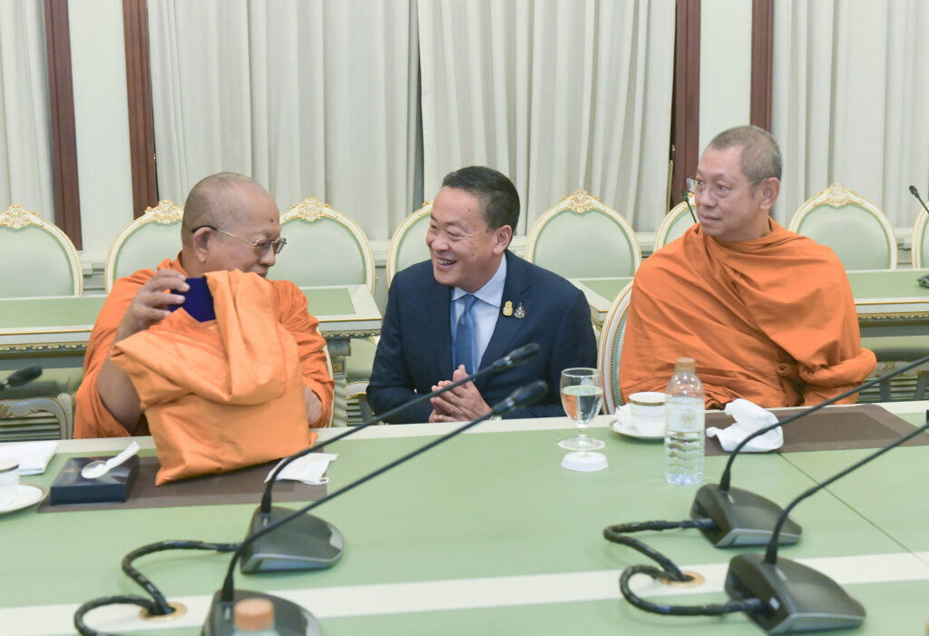 เศรษฐา ทวีสิน