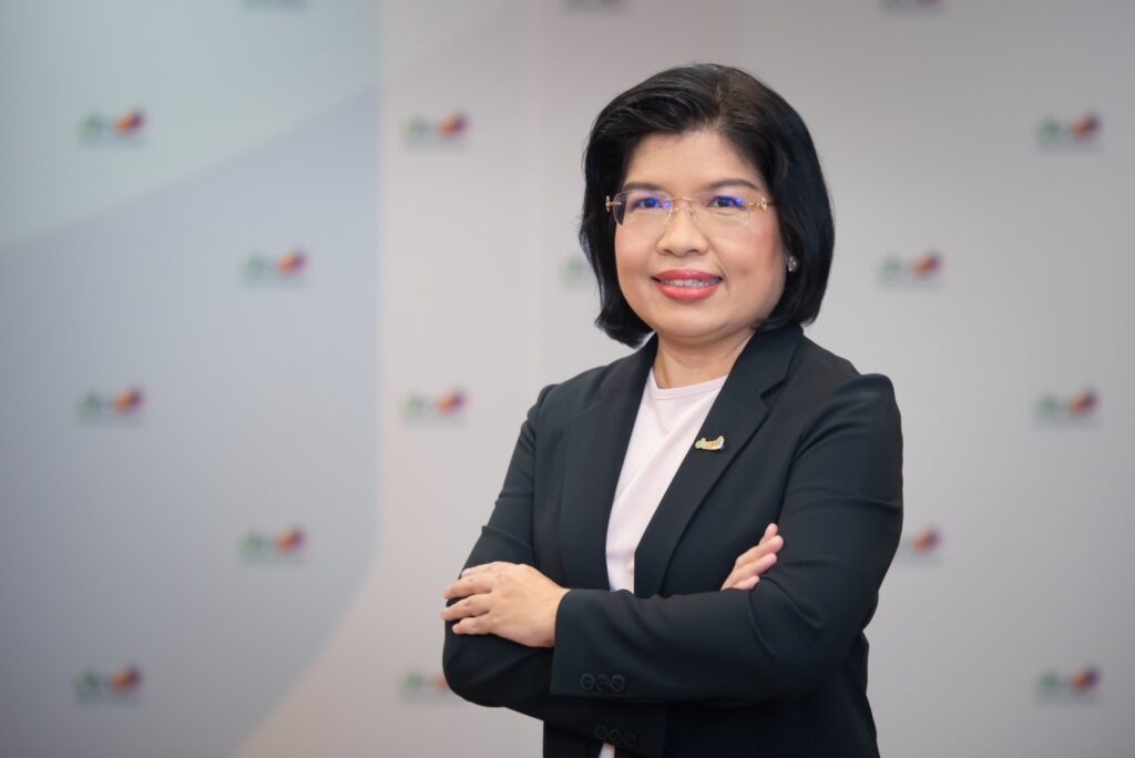 นางอรมน ทรัพย์ทวีธรรม