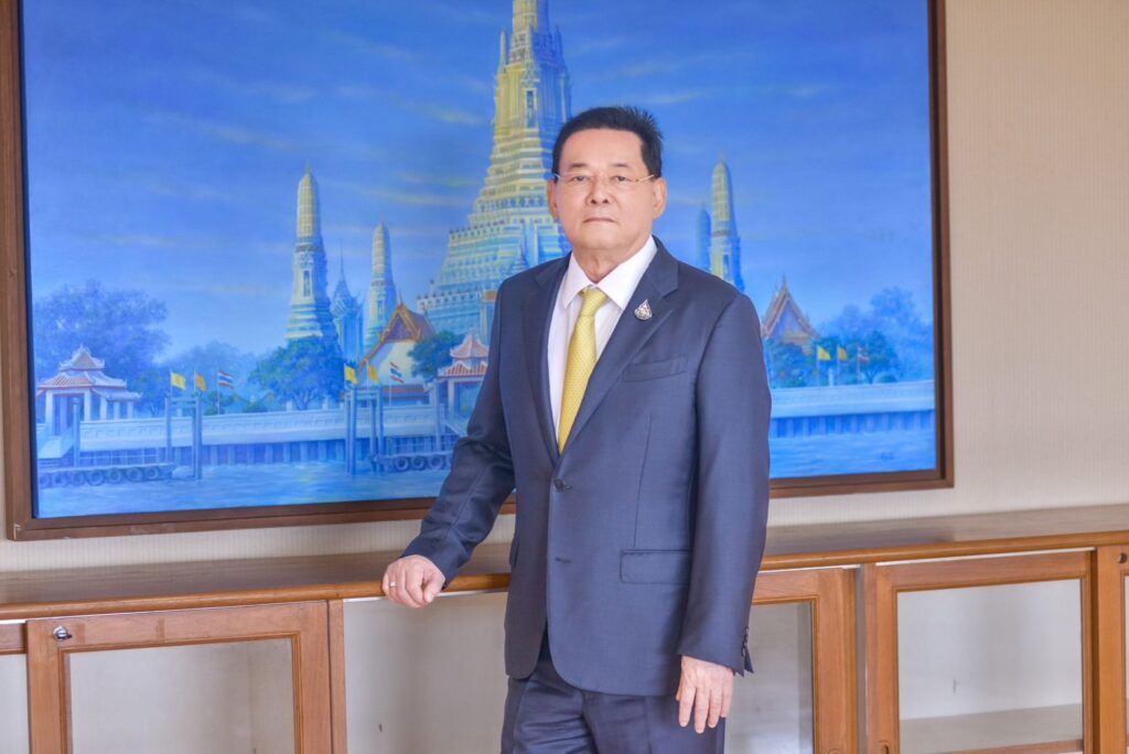 นภินทร ศรีสรรพางค์