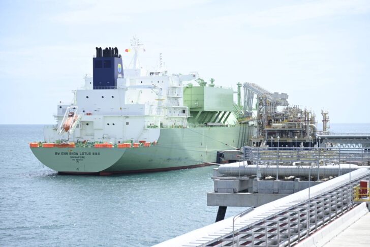กฟผ.ลุยนำเข้า LNG กฟผ.ลุยนำเข้า LNG