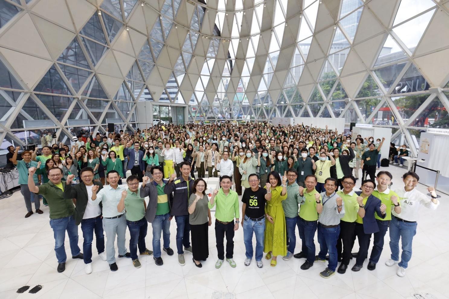 เปิดเส้นทางสู่ 34 ปี AIS จากพลังใจ สู่การเติบโตอย่างยั่งยืนของระบบสื่อสารประเทศ  และการส่งต่อ ลมหายใจ ให้สังคมไทยแข็งแกร่ง