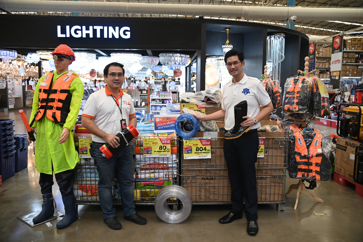 พาณิชย์กำชับห้างสรรพสินค้า สินค้าต้องเพียงพอ-ลดราคา รับมือน้ำท่วม