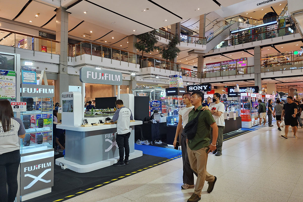 ตลาดกล้องคึกคักรับไฮซีซั่น “แคนนอน-นิคอน” ถล่มโปรสู้
