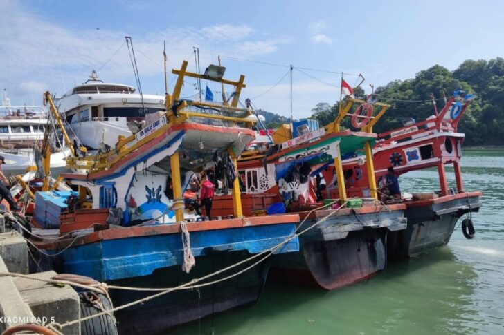 ปก เรือประมงอินโดนีเซีย