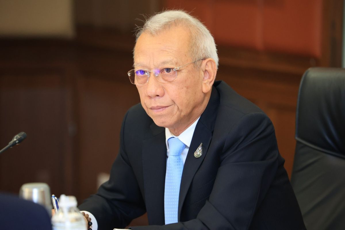 พิพัฒน์ชงรัฐบาลเช่าเหมาลำ ขนแรงงานกลับไทยด่วน