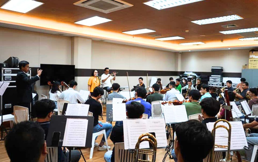 ชัชชาติชวนฟังดนตรีในสวน ร้องบรรเลงเพลงพระราชนิพนธ์ รำลึกถึงรัชกาลที่ 9