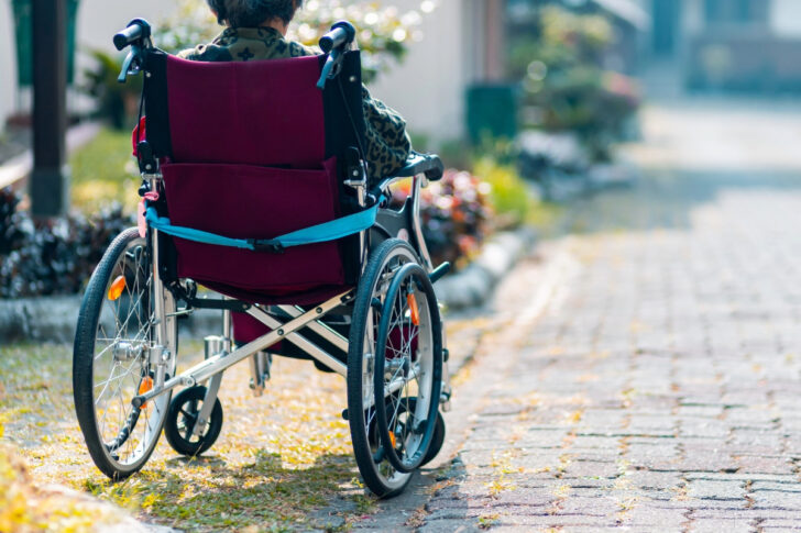 ผู้พิการ รถเข็น วีลแชร์ wheelchair ผู้พิการ รถเข็น วีลแชร์ wheelchair