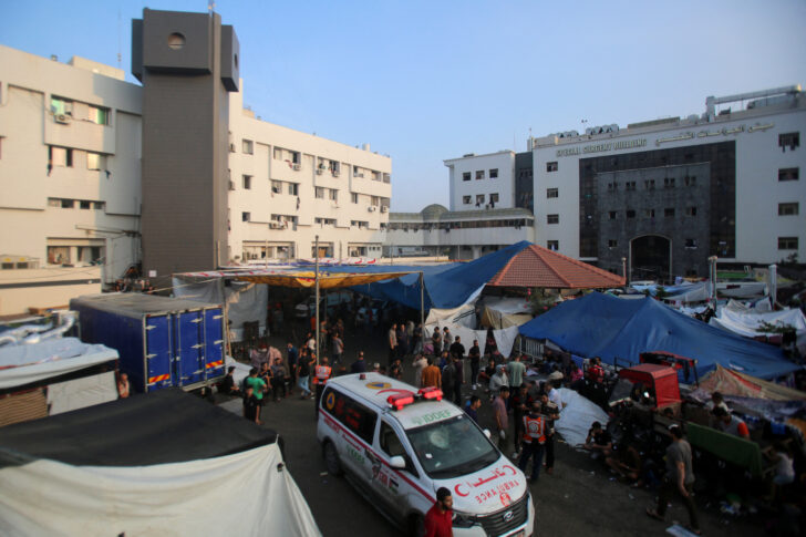 ISRAEL_HAMAS_AL-SHIFA บรรยากาศด้านนอกอาคารที่โรงพยาบาลอัล-ชิฟา/ ภาพถ่ายเมื่อวันที่ 2 พฤศจิกายน 2023