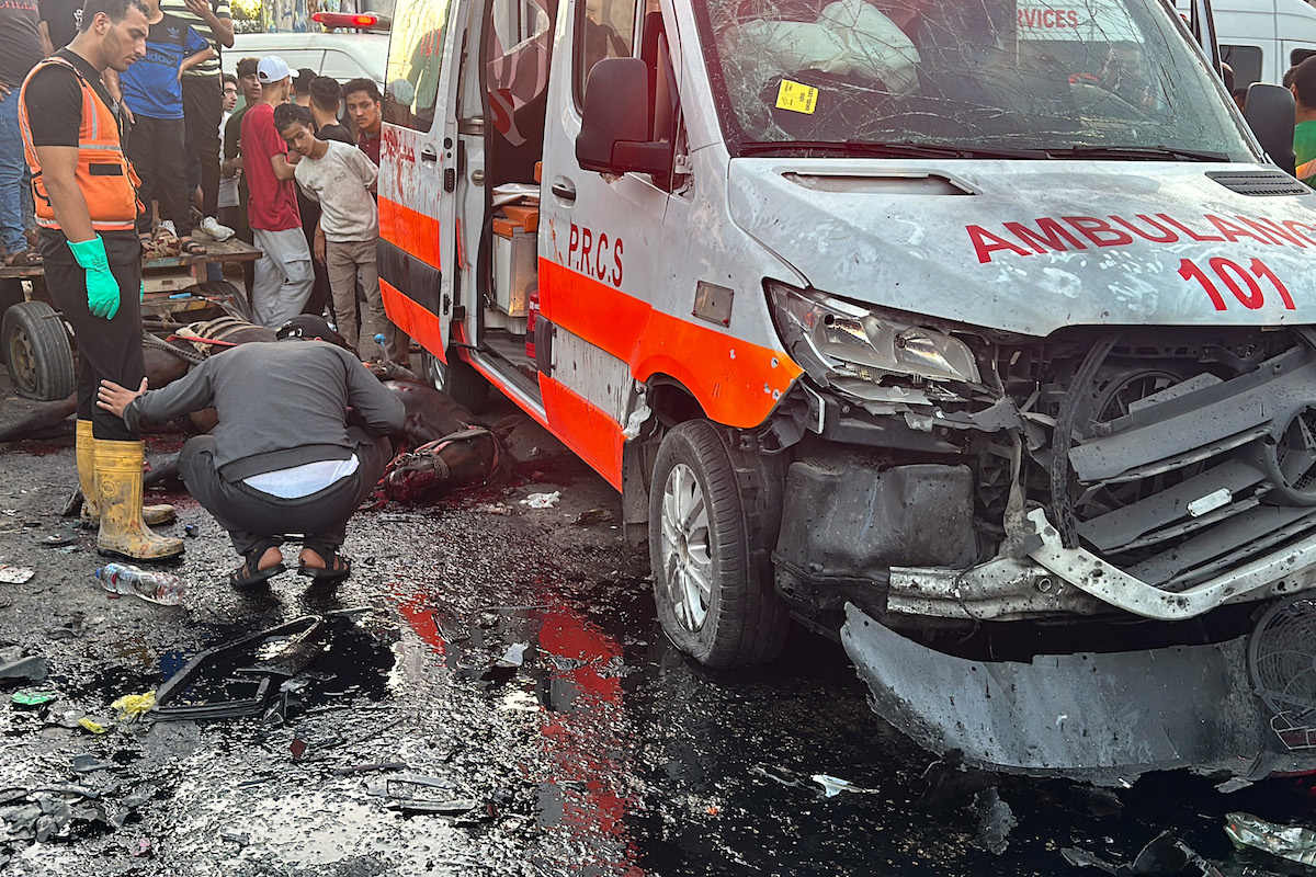 รถพยาบาลในฉนวนกาซาโดนอิสราเอลโจมตี วันที่ 3 พฤศจิกายน 2023