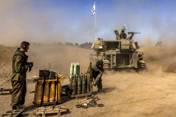ทหารอิสราเอลขณะทำสงครามกับฮามาส ภาพถ่ายที่ชายแดนอิสราเอล-ฉนวนกาซา ฝั่งอิสราเอล วันที่ 6 พฤศจิกายน 2023