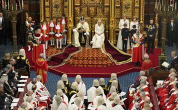 คิงชาร์ลส์ที่ 3 และพระราชินีคามิลา ทรงเปิดประชุมรัฐสภาอังกฤษ วันที่ 7 พฤศจิกายน 2023