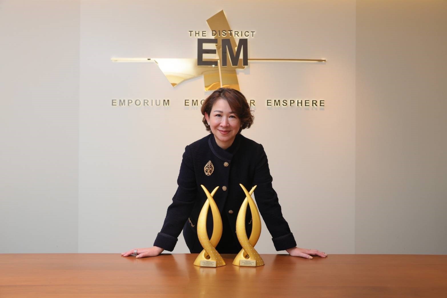 ฉลองรางวัลก่อนเปิด EMSPHERE และ EM DISTRICT