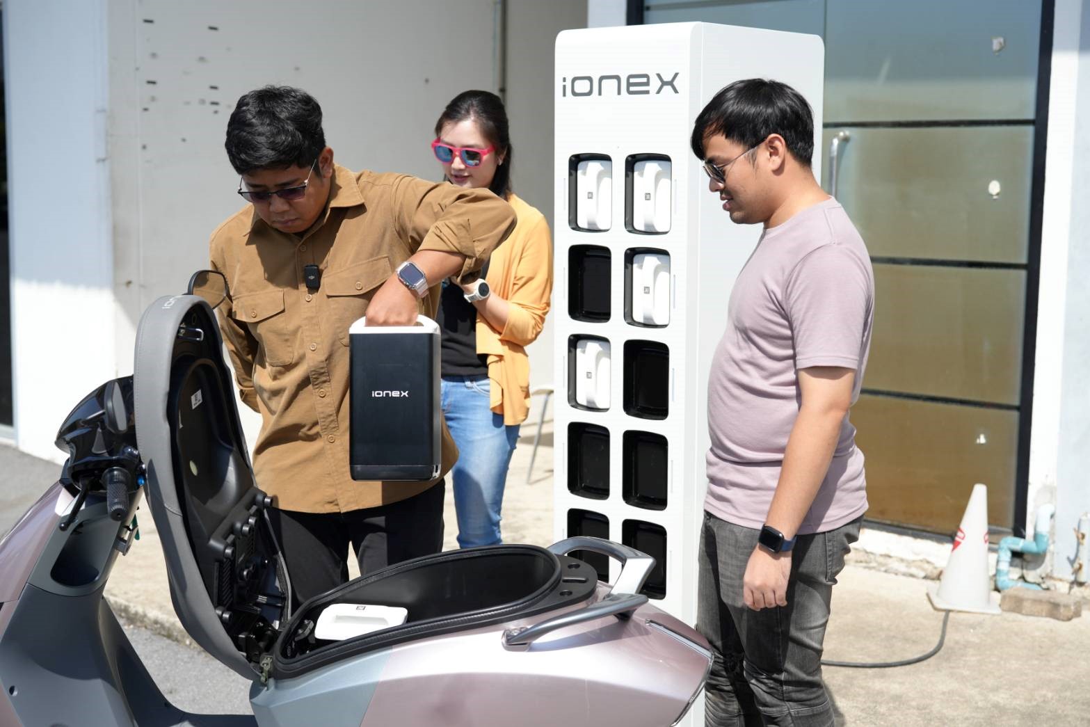สัมผัสแรกพิสูจน์สมรรถนะจักรยานยนต์ไฟฟ้าKYMCO 3 รุ่น