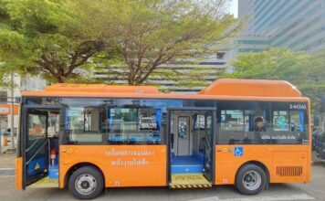 ไทยสมายล์บัส เปิดตัวรถเมล์ร้อน EV สีส้ม ค่าโดยสาร 10 บาทตลอดสาย