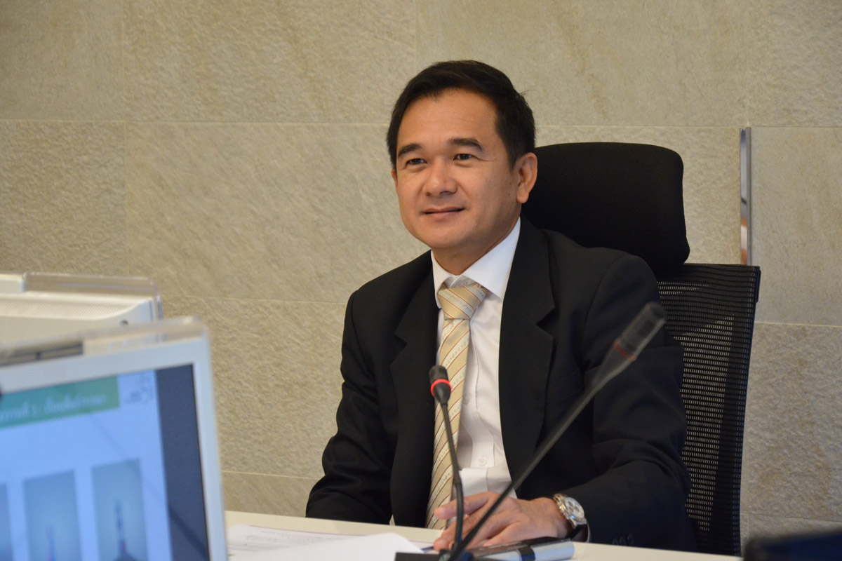 กฤษฎา จีนะวิจารณะ