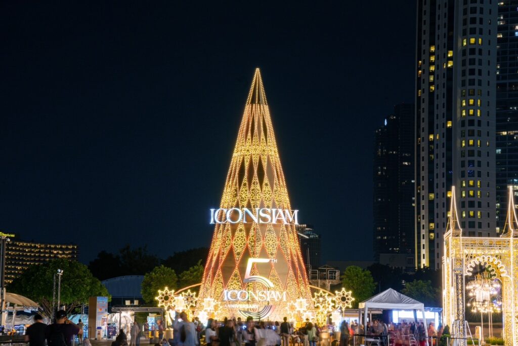 ไอคอนสยาม ต้นคริสต์มาส