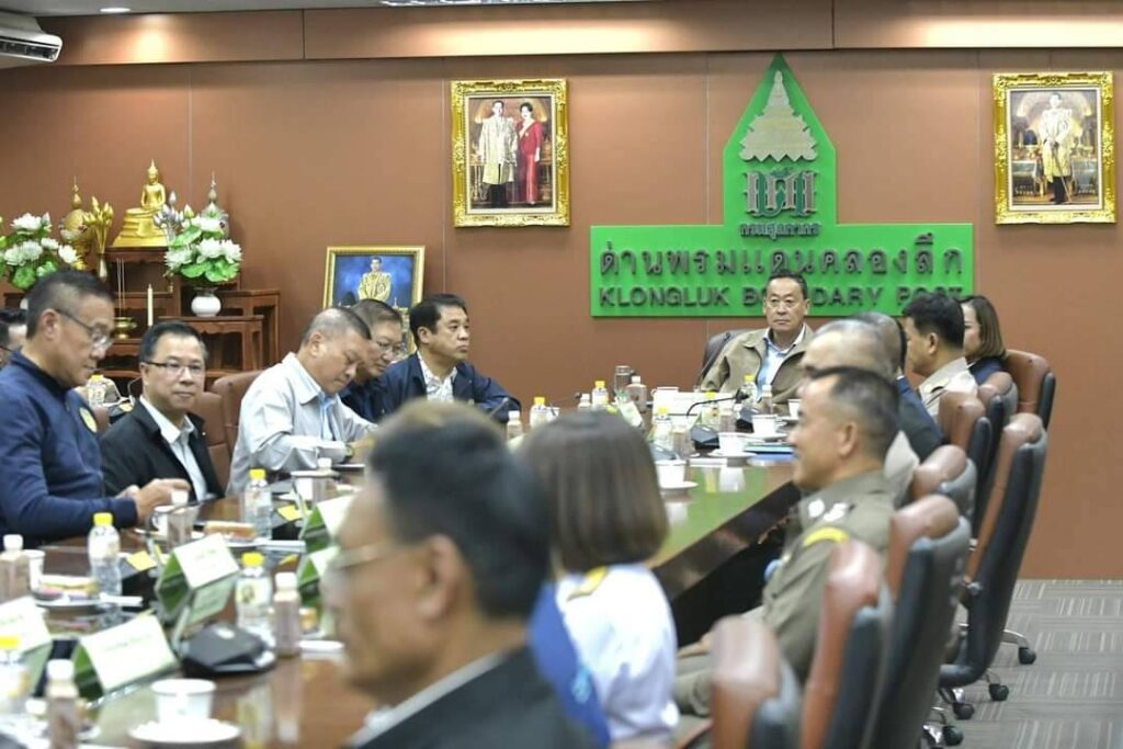 นายเศรษฐา ทวีสิน