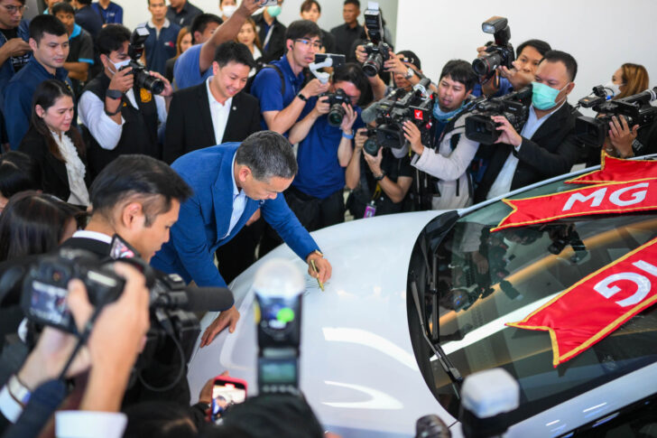 MG Prime Minister visits MG Battery Plant 002