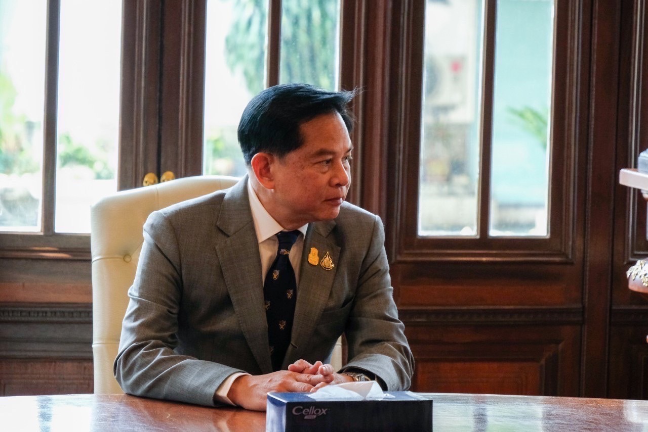 พีระพันธุ์ รับลูกลดราคา NGV เร่งตั้งคณะทำงานแก้ปัญหาทันที