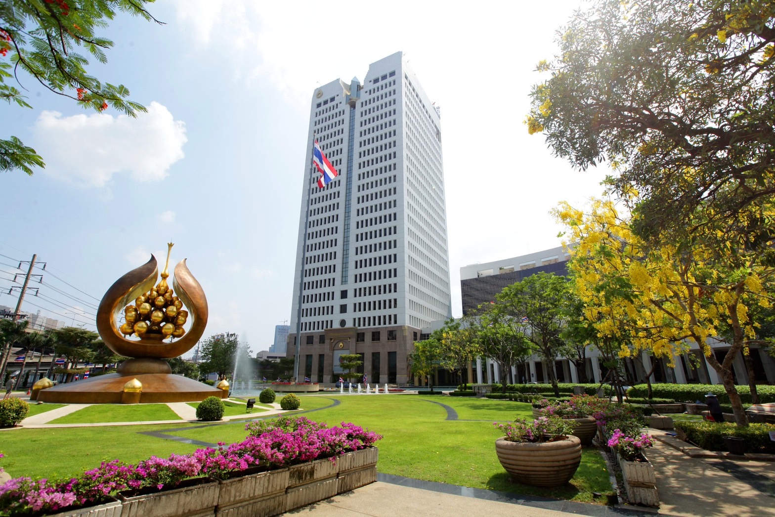 ปตท. รับทรัพย์ 9 เดือนแรกปี 2566 กวาดกำไร 7.9 หมื่นล้านบาท