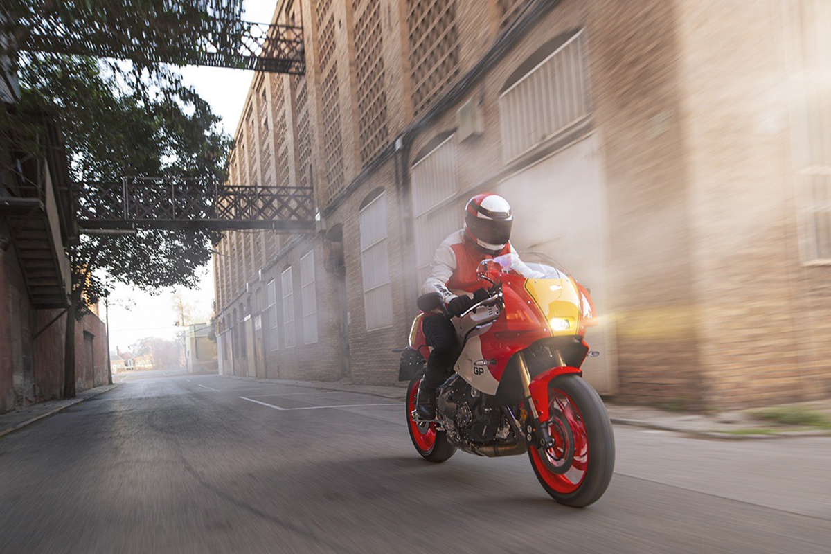 ยามาฮ่า XSR900GP หอมกลิ่นอาย GP