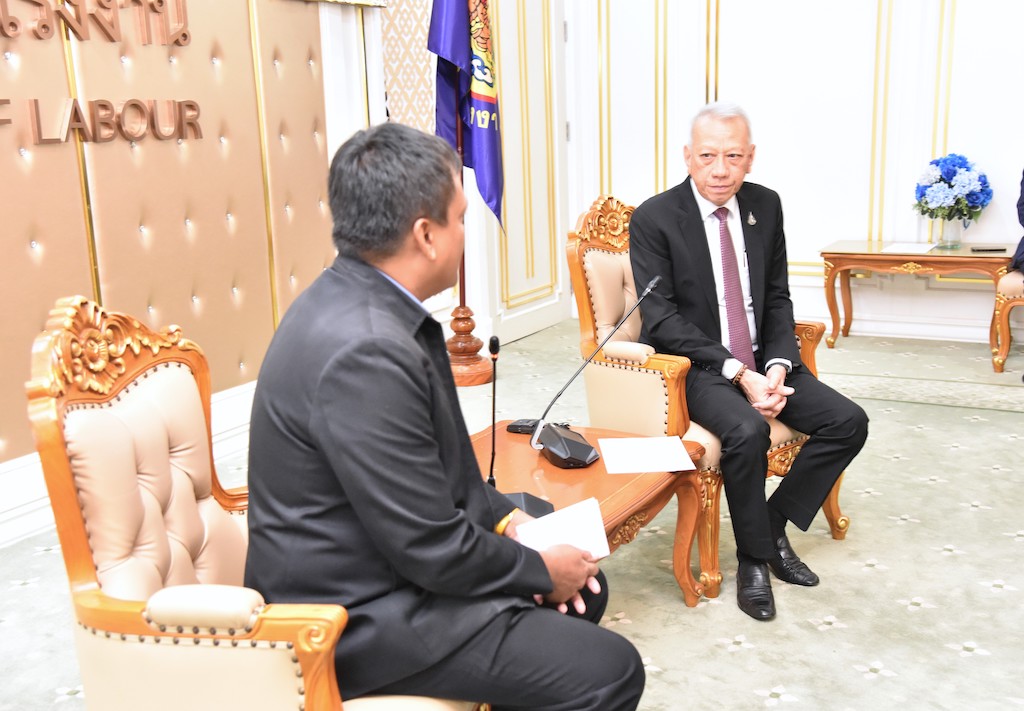 กระทรวงแรงงาน ดันเข้า ครม. ขอวันหยุดพิเศษ-จ่ายค่าแรงวันหยุด