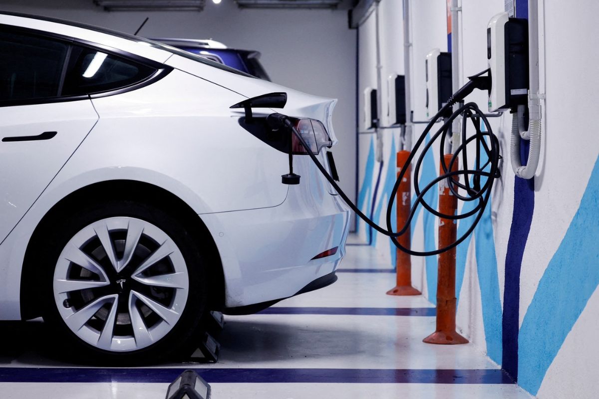 เปิดเงื่อนไขมาตรการอีวี 3.5 ซื้อเก๋ง-ปิกอัพ EV รับเงินอุดหนุนสูงสุด 100,000 บาท/คัน