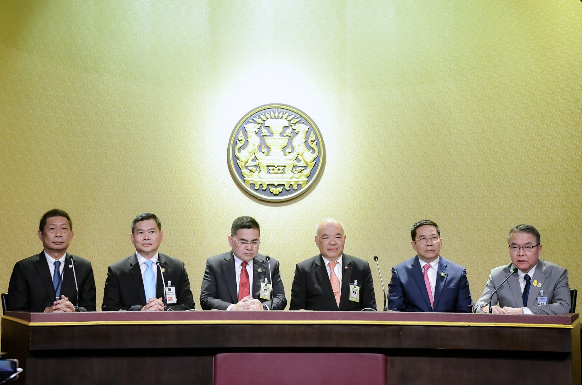 ยกทีมแถลงเรื่องหมูเถื่อน รออีกไม่นานมีข่าวดี