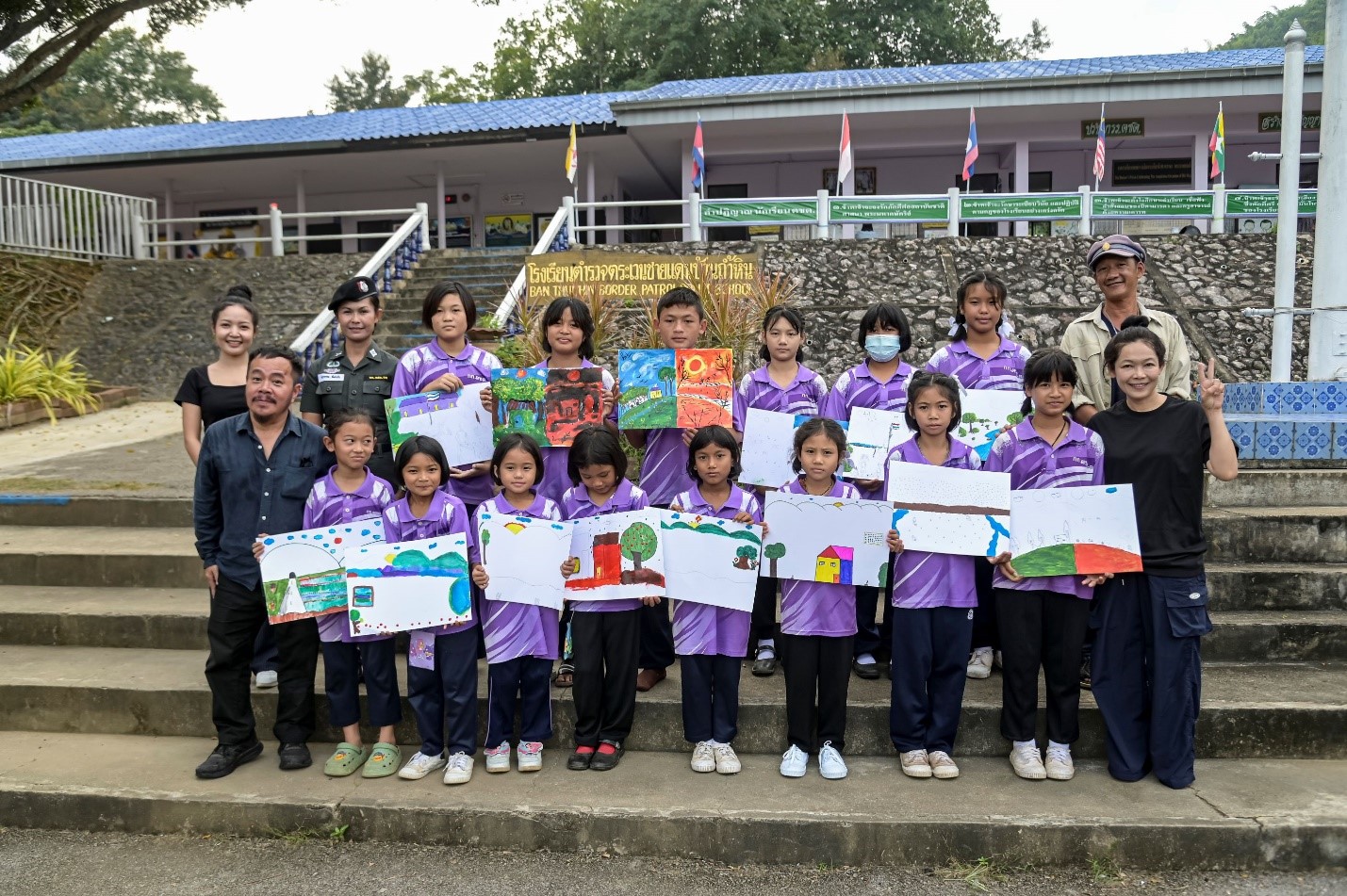 สยามพิวรรธน์ ผนึกกำลังธ.ออมสิน เปิดคอร์สสอนศิลปะนักเรียนตชด.