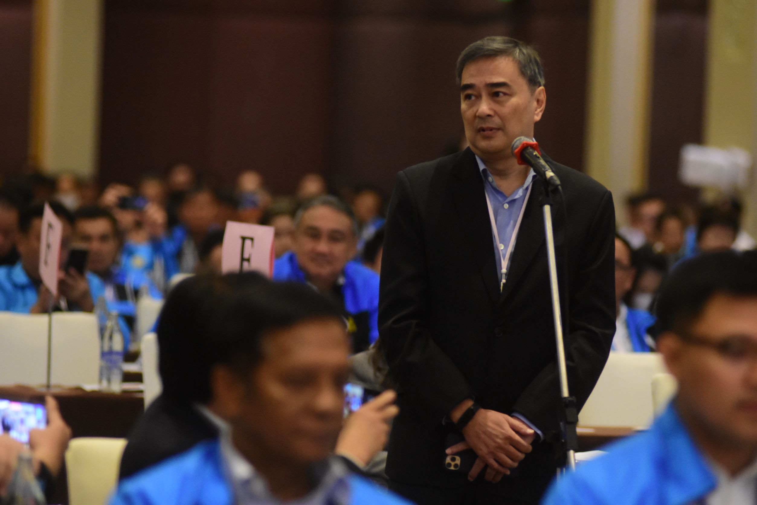 อภิสิทธิ์ ประกาศลาออกจากสมาชิกประชาธิปัตย์ แต่ไม่ไปพรรคอื่น