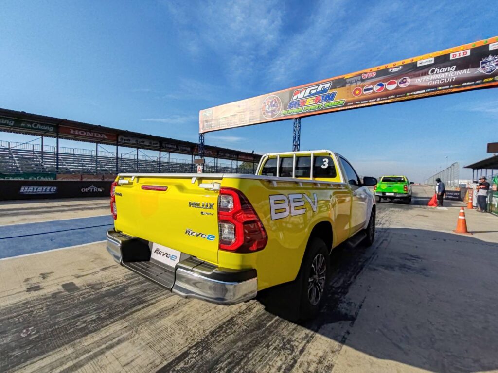 Toyota Hilux Revo e กระบะไฟฟ้า