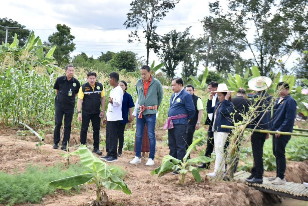 เปิดภาพ 3 รัฐมนตรีเกษตรฯ ต้อนรับนายกรัฐมนตรี เยี่ยมวิถีชาวบ้าน จ.หนองบัวลําภู