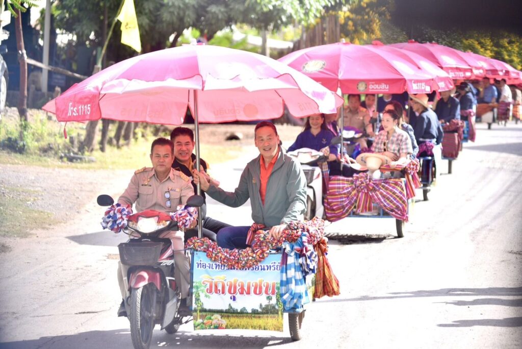 เปิดภาพ 3 รัฐมนตรีเกษตรฯ ต้อนรับนายกรัฐมนตรี เยี่ยมวิถีชาวบ้าน จ.หนองบัวลําภู