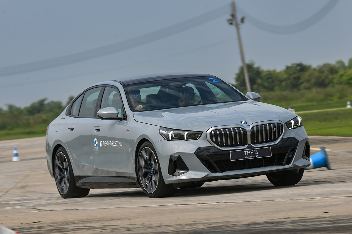 สัมผัสความแรงสไตล์ BMW i ประหยัด รักษ์โลก