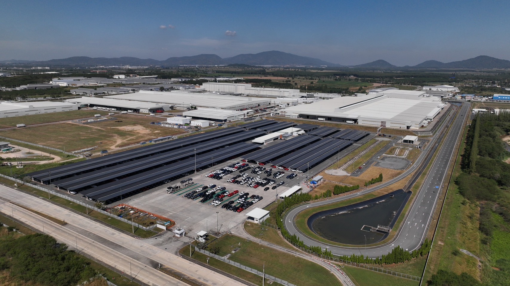 WHAUP ติดตั้งโครงการ Ford Solar Carpark ใหญ่สุดในไทยเดินเครื่องต้นปี’67
