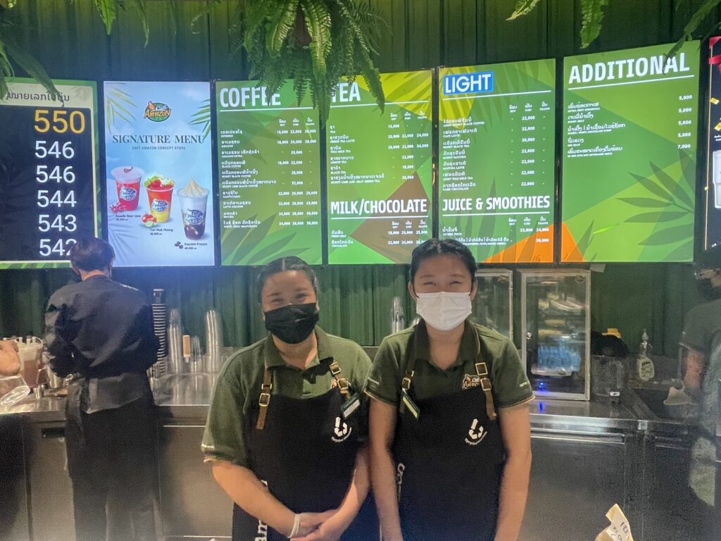 คาเฟ่อเมซอน Concept Store สาขาเวียงจันทน์ 
